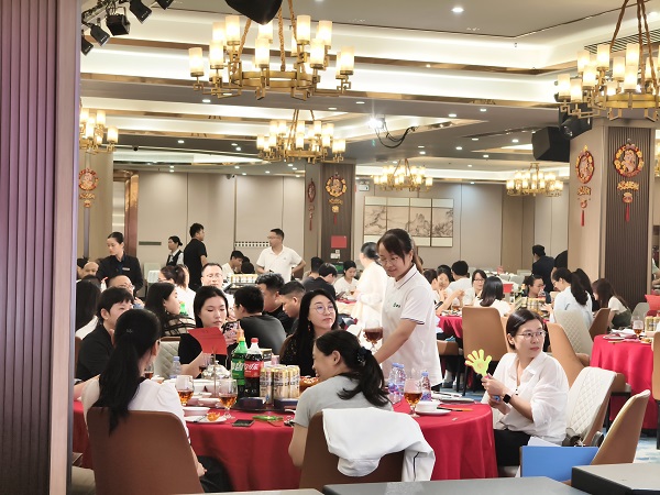 “騏驥馳騁，勢不可擋”凌訊微電子舉辦2026年春茗晚宴圓滿落幕